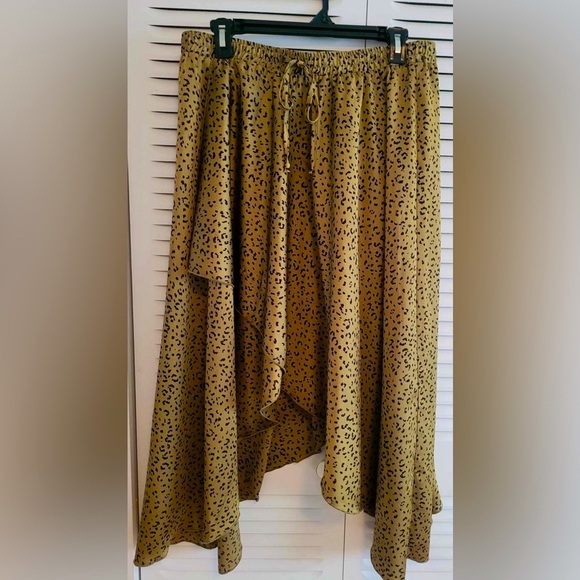 Satin printed kakhi skirt - Picture 2 of 2